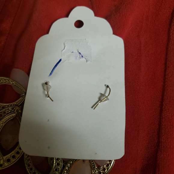 Women's Earrings - Picture 2 of 3